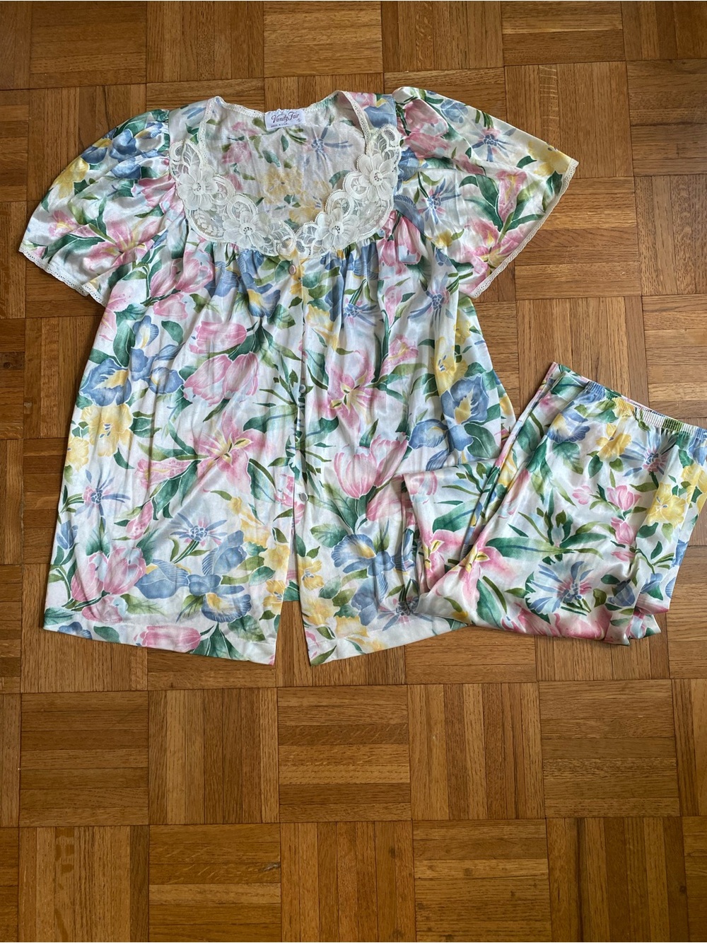 Vintage Vanity Fair 2-Piece Pajama Set Floral Lace Blouse Pant Small